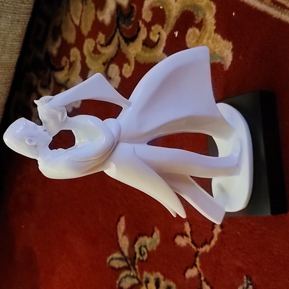 Wedding Couple Figurine - Picture 4 of 10